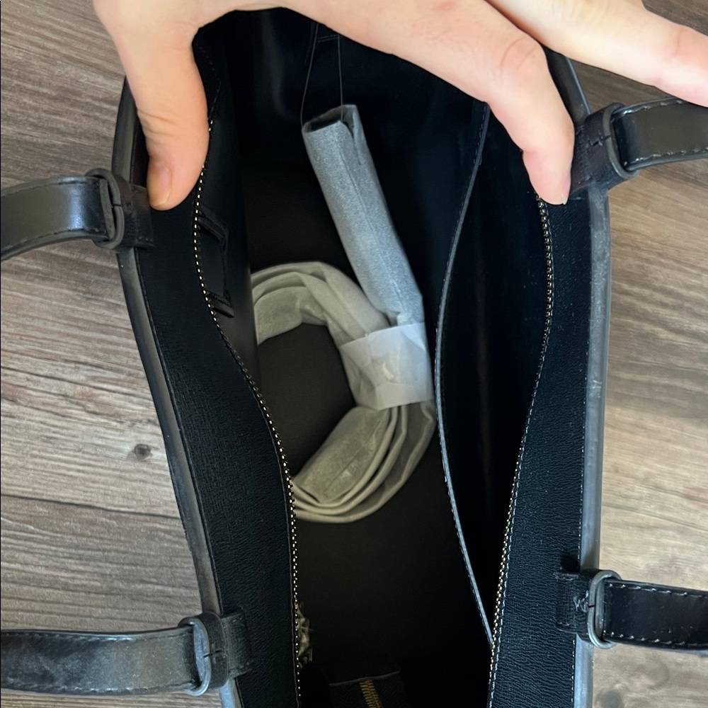 Emporio Armani Black Leather Tote with Tag - Picture 3 of 5